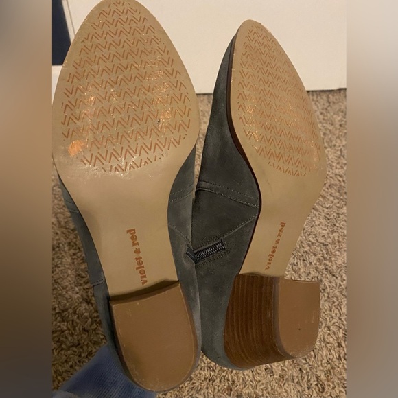 Violet & Red Casper womens suede leather block heel ankle boots gray size 10M - Picture 6 of 6